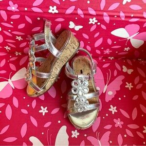 Super cute flower wedges